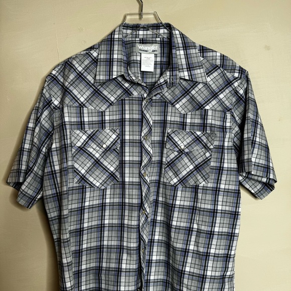 Wrangler Pearl Snap Men's shirt Short Sleeve. - Picture 3 of 6